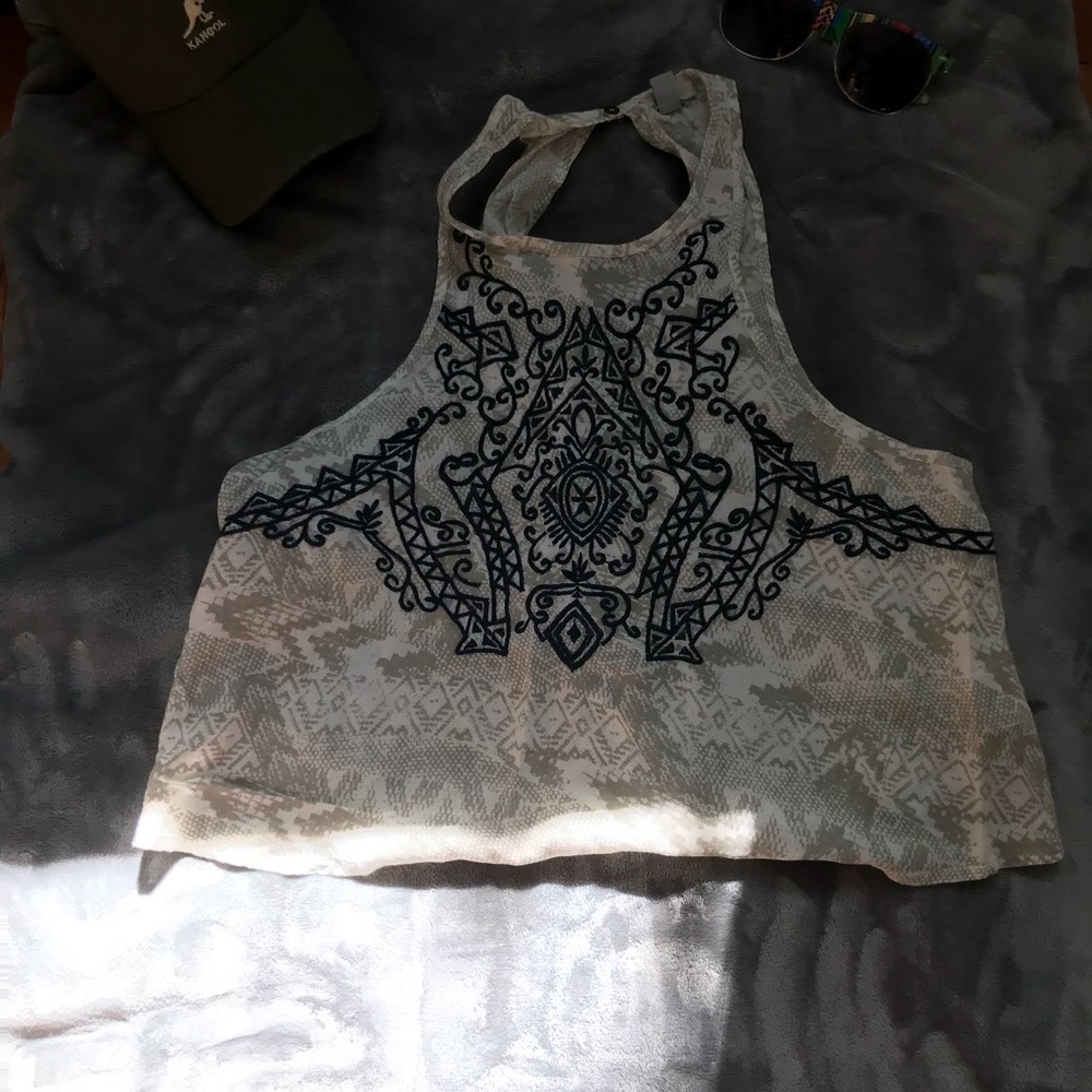 ⭐️Urban Outfitters Crop Top⭐️ - Picture 6 of 7